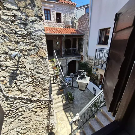 Сasa de vacaciones Stone House Pietro Pakoštane