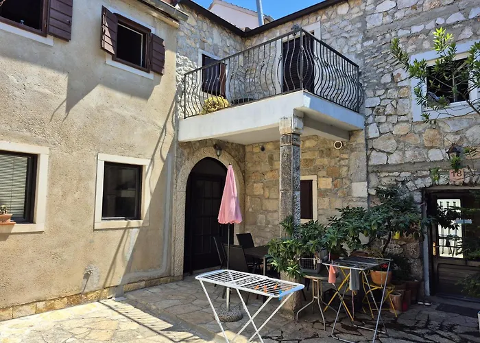 Stone House Pietro 파코스탄