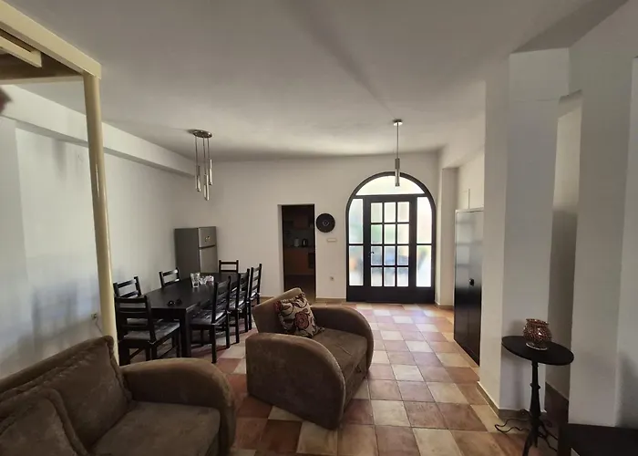 Stone House Pietro 펜션 파코스탄