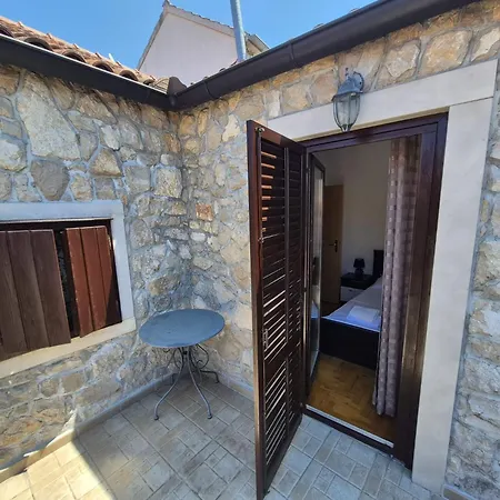 別荘 Stone House Pietro Pakoštane