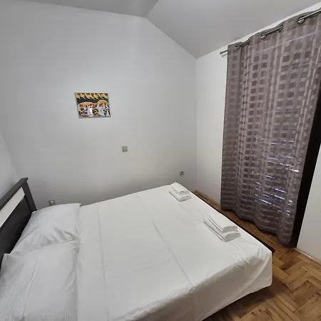 別荘 Stone House Pietro Pakoštane