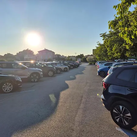 Semesterbostad Stone House Pietro Pakoštane